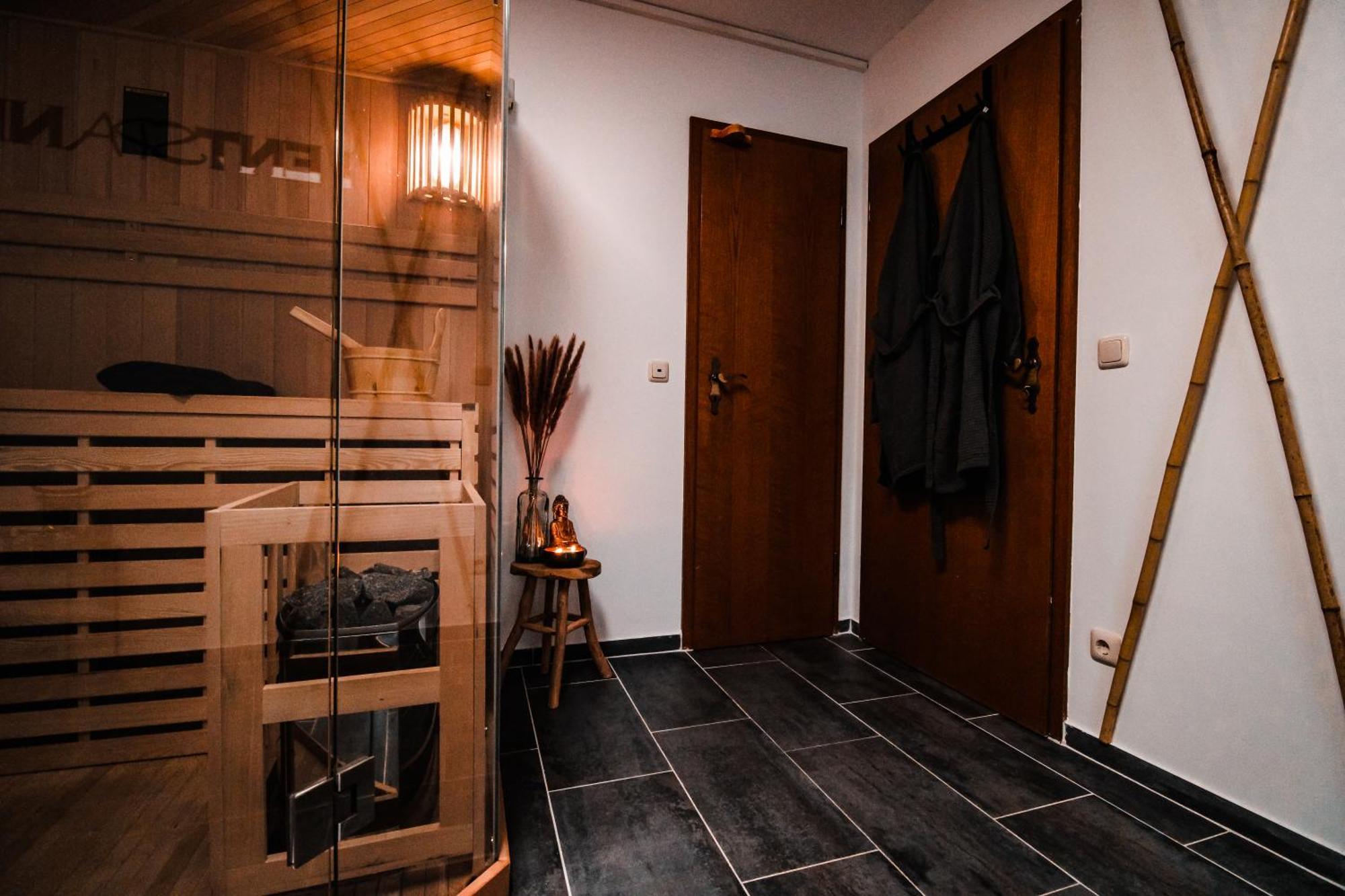 Stilvolle Wellness-Ferienwohnung In Neef Whirlpool, Sauna, Grill, Fitness, Billard & Moselblick Exterior foto