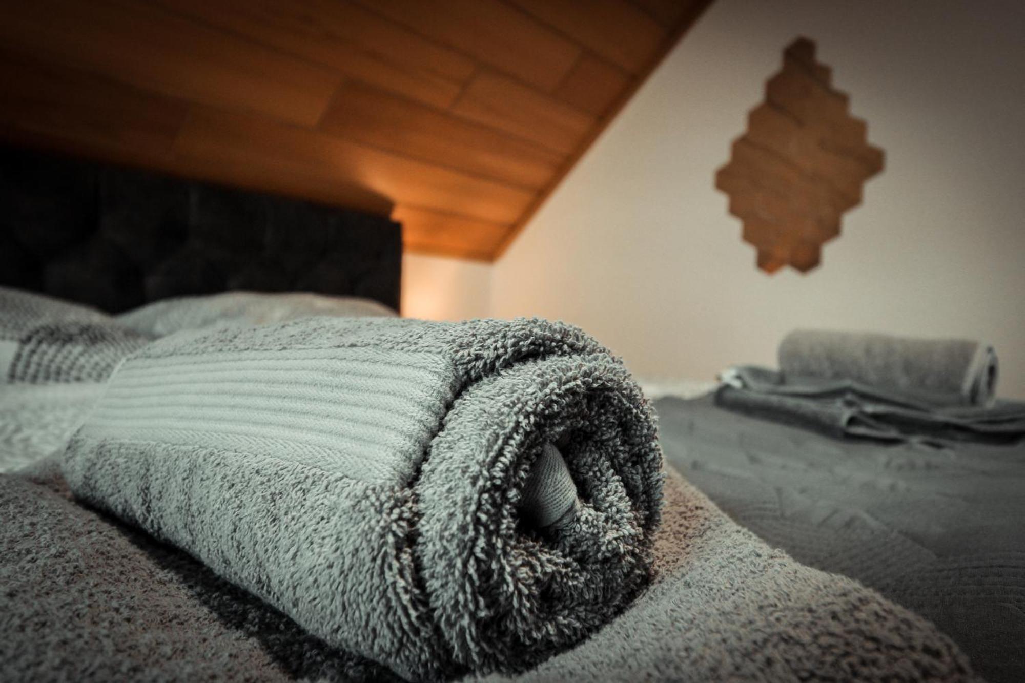 Stilvolle Wellness-Ferienwohnung In Neef Whirlpool, Sauna, Grill, Fitness, Billard & Moselblick Exterior foto